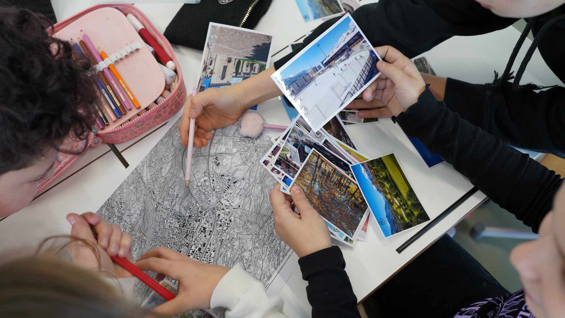 Schülerinnen und Schüler in Sitten