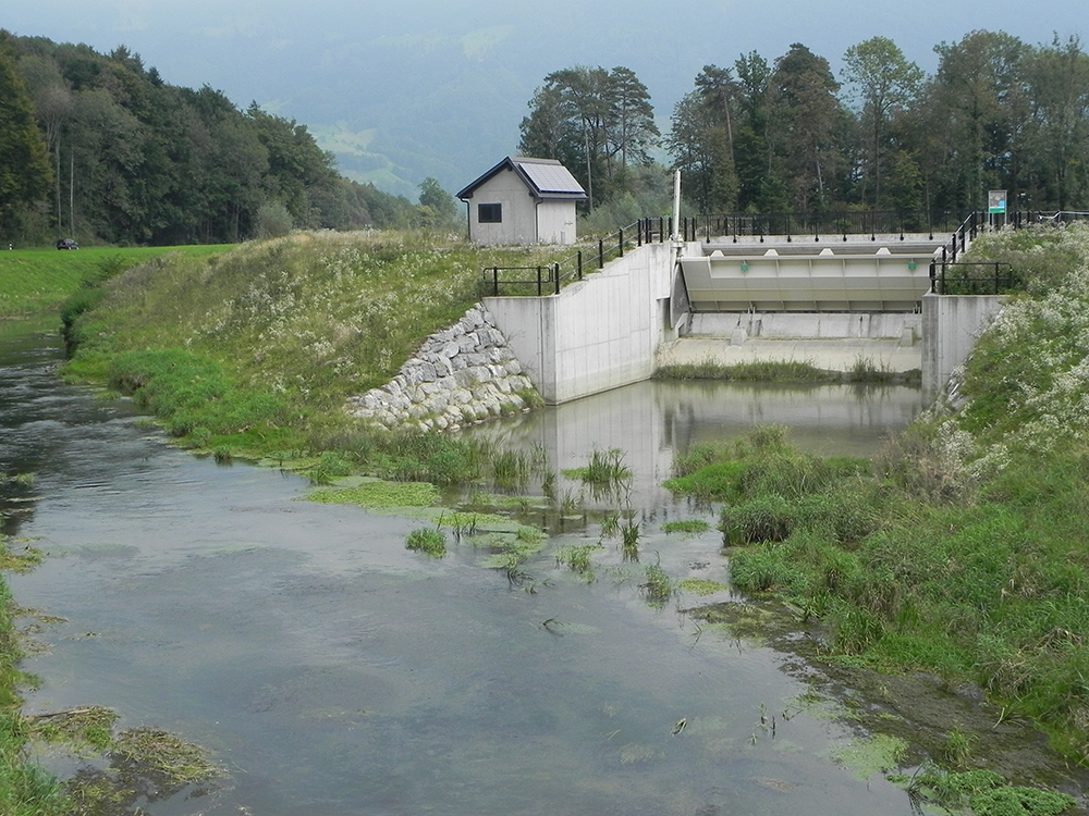 10 Jahre Hochwasser Bauwerk in Linth