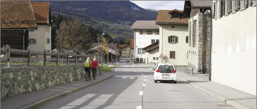 Tinizong-Rona (GR) - Julierstrasse, nouveau cheminement piétonnier au centre de la localité