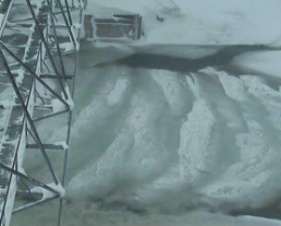 Exemple de formation de glace au niveau de la station de mesure de Reuss-Andermatt en novembre 2012.