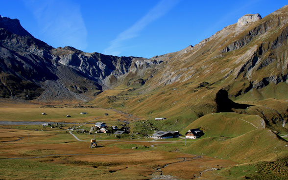 L’alpe di Engstligen è una delle più grandi pianure alluvionali delle Alpi occidentali ed è situata in un avvallamento di origine glaciale. 